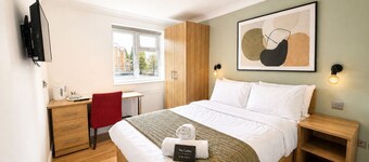 Double Room with Private Bathroom @ The Gables Aparthotel
