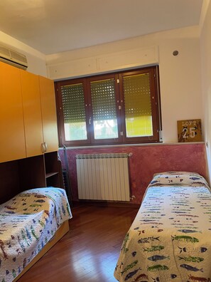 熨斗/熨衣板、WiFi、床单