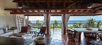 Casa de Olas | Stunning Oceanfront Villa in Las Palmas