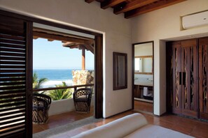 Terrace/patio - Casa de Olas | Stunning Oceanfront Villa in Las Palmas (Zihuatanejo)