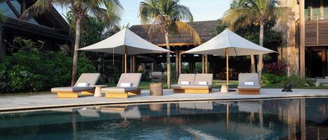 Outdoor pool, a heated pool