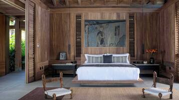 6 bedrooms, in-room safe, desk, iron/ironing board