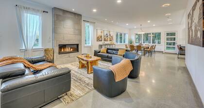 Waterfront Patio! Stylish Family Home in Everett