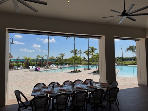 Tropical RV Paradise at Laguna Caribe - Luxury in Fort Myers: RV Lot/Resort Site