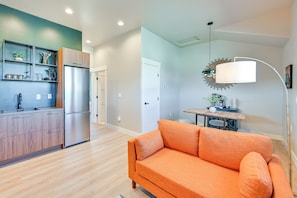 Televisión y chimenea