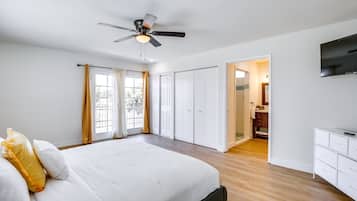 Iron/ironing board, Internet, bed sheets