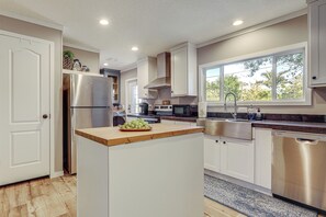Refrigerador, microondas, parrilla de estufa y lavavajillas 