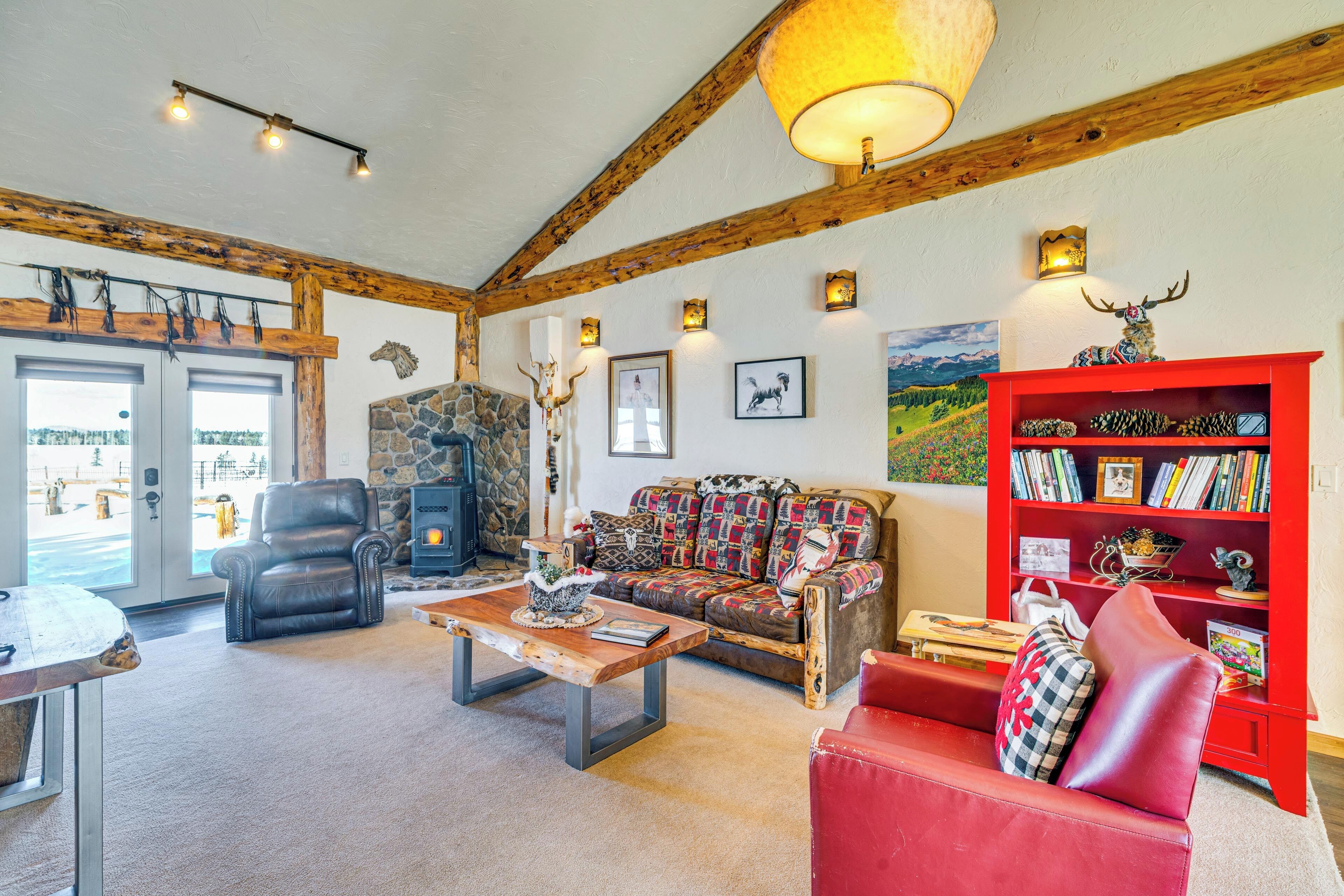 电视、壁炉、书