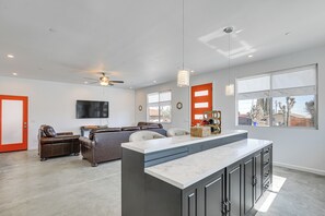 Interior - 9 Mi to Joshua Tree! Desert Retreat w/ Fire Pit (Yucca Valley)