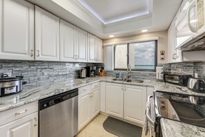 Fridge, microwave, stovetop, dishwasher - Walk to Sand Key! 11th-Floor Clearwater Beach Gem (Clearwater Beach)