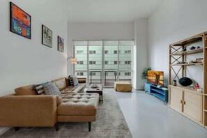 TV, offices - The Vizcayne Vibe- Sauna, Pool and Sundeck (Miami)