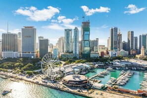 Marina - The Vizcayne Vibe- Sauna, Pool and Sundeck (Miami)
