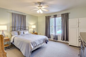 2 bedrooms, iron/ironing board, internet, bed sheets