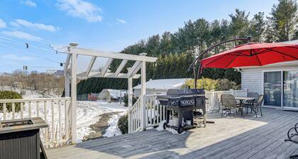 Peaceful Getaway w/ Countryside Views in Upperco