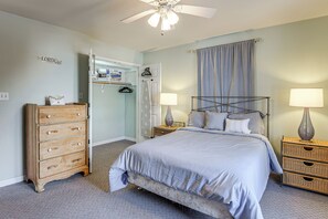 2 bedrooms, iron/ironing board, internet, bed sheets