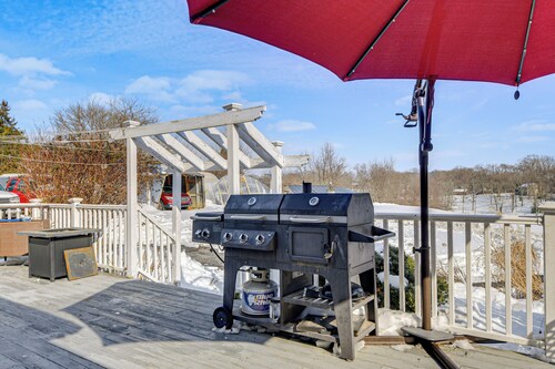 Peaceful Getaway w/ Countryside Views in Upperco