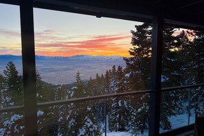 Interior - Modern Heavenly Ski Resort Mountain-Top Retreat (Stateline)