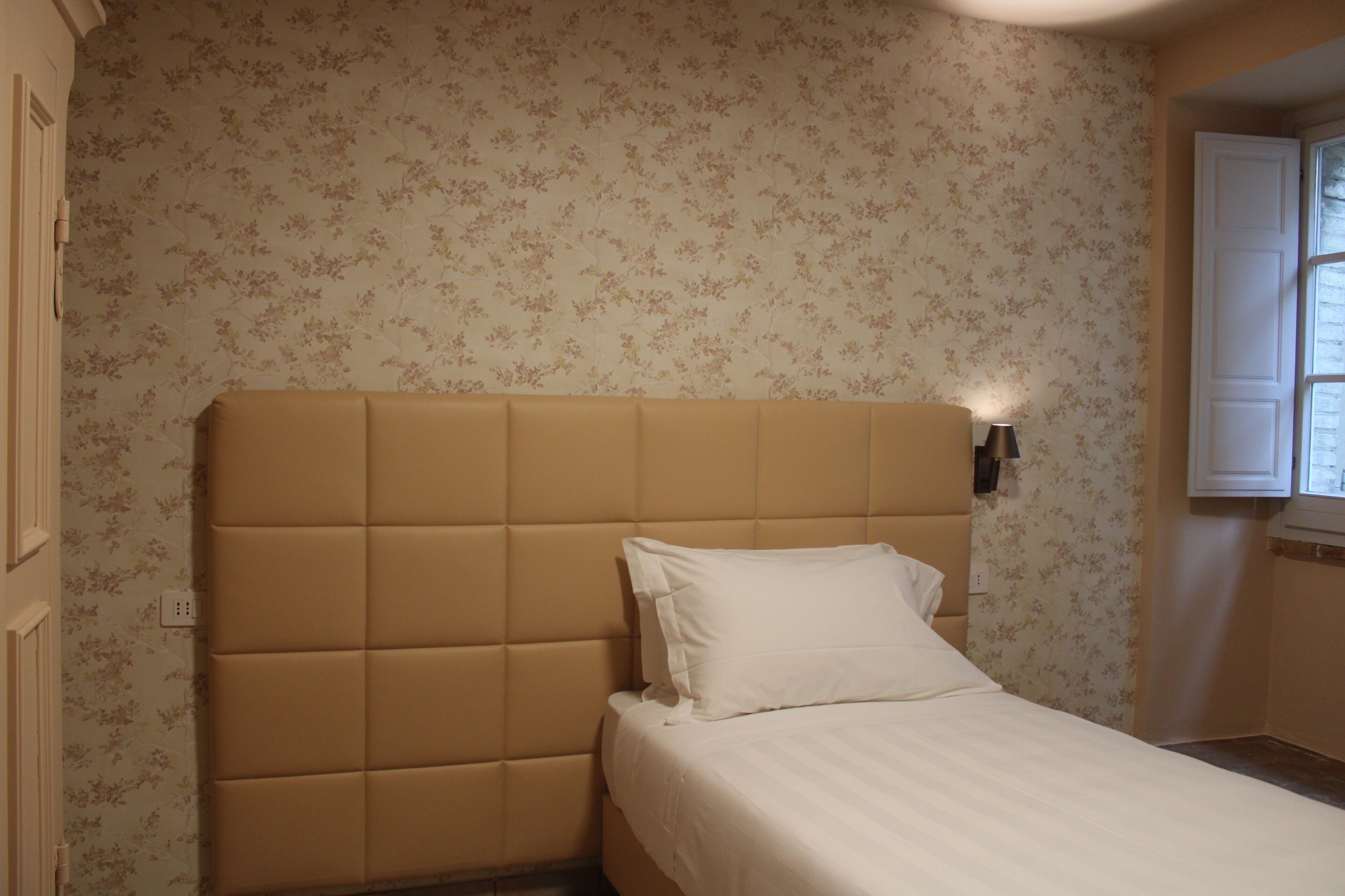 Kamar Single, difabel mobilitas | Brankas, meja kerja, dan Wi-Fi gratis