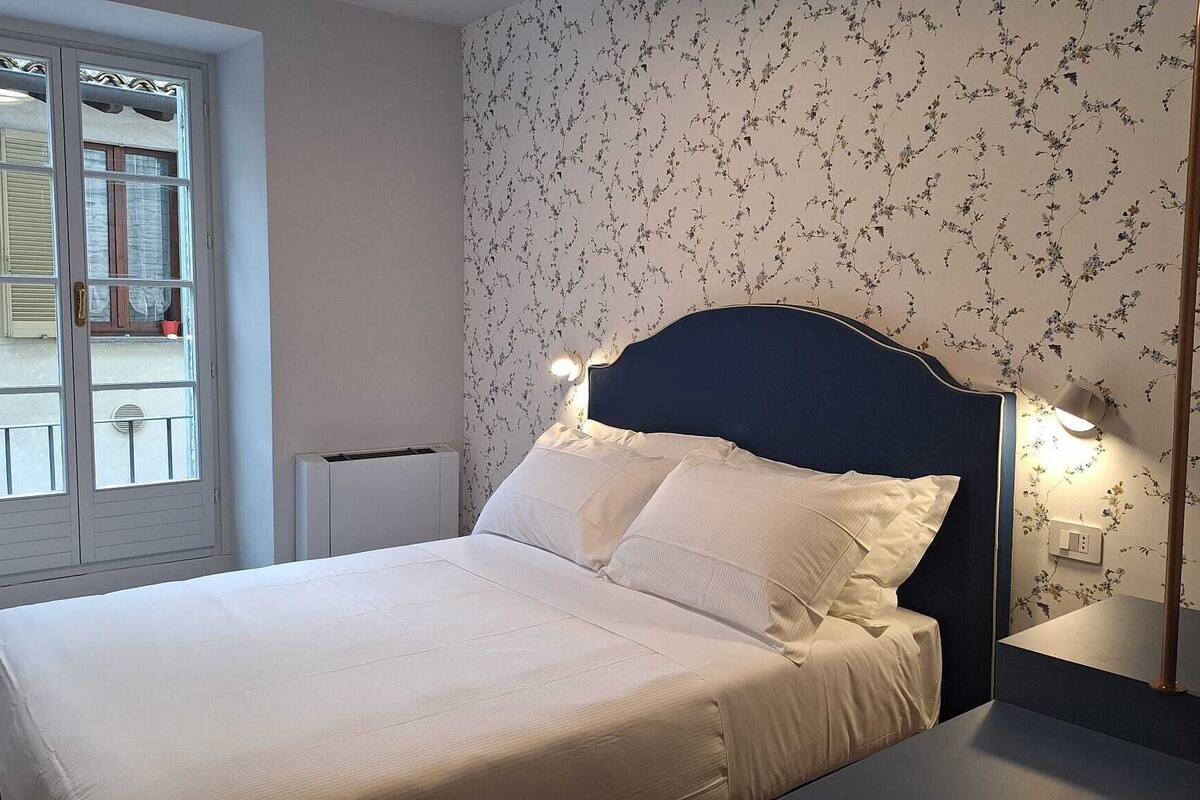 Double Room, 1 Queen Bed