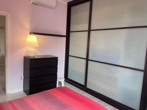 Bügeleisen/Bügelbrett, WLAN, Bettwäsche