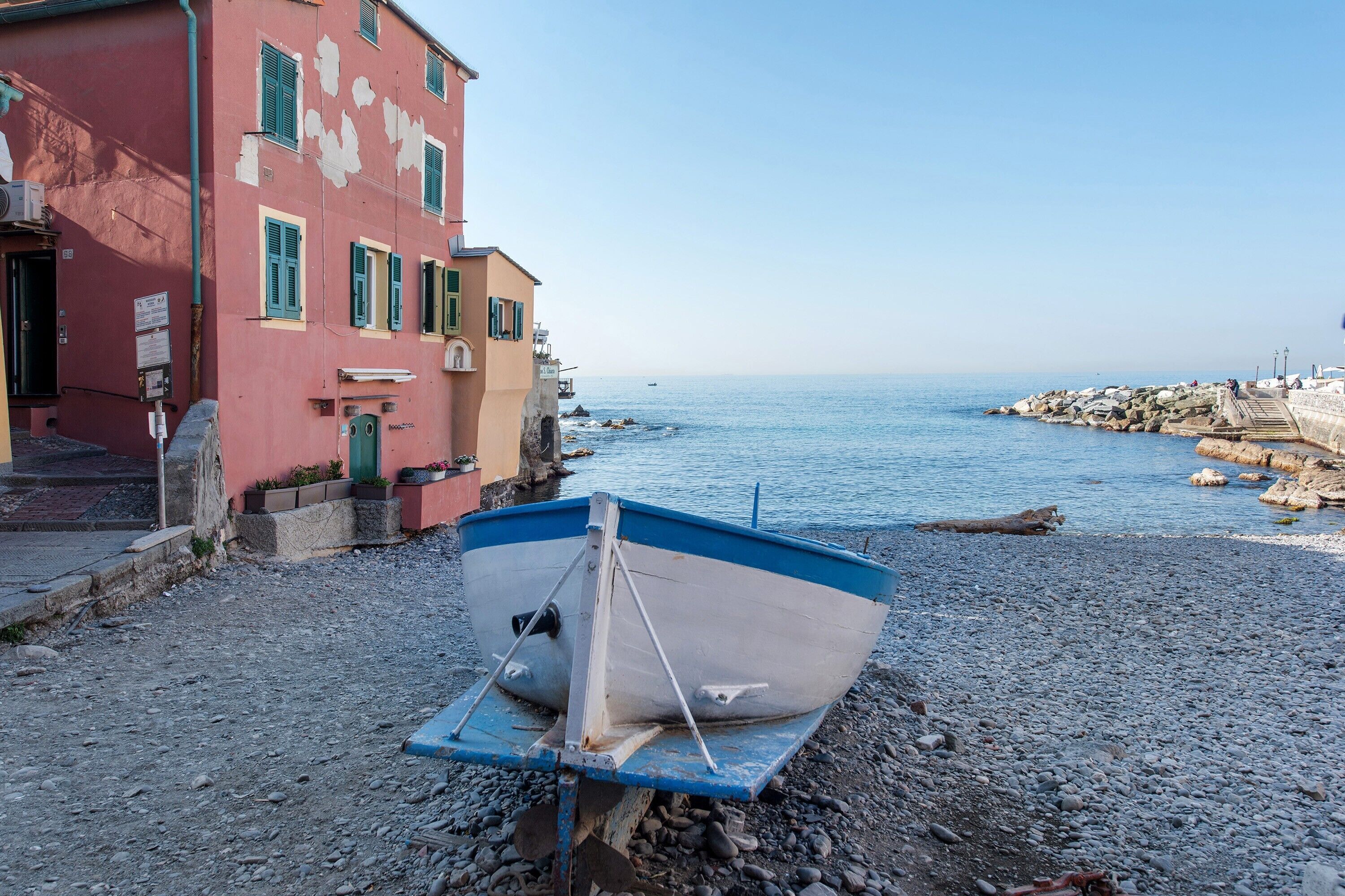 Una spiaggia nelle vicinanze