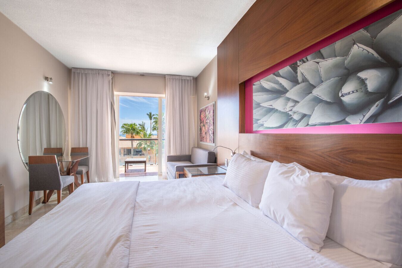 Skrivebord, strykejern/-brett, wi-fi og sengetøy