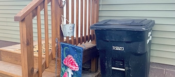 Charming 3-bedroom house in Loup City with AC