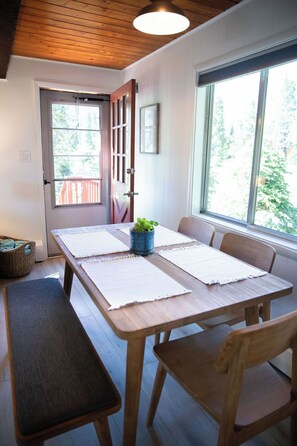 Dining - Fantastic 2-bedroom house in charming Blue River perfect for a relaxing getaway. (Blue River)