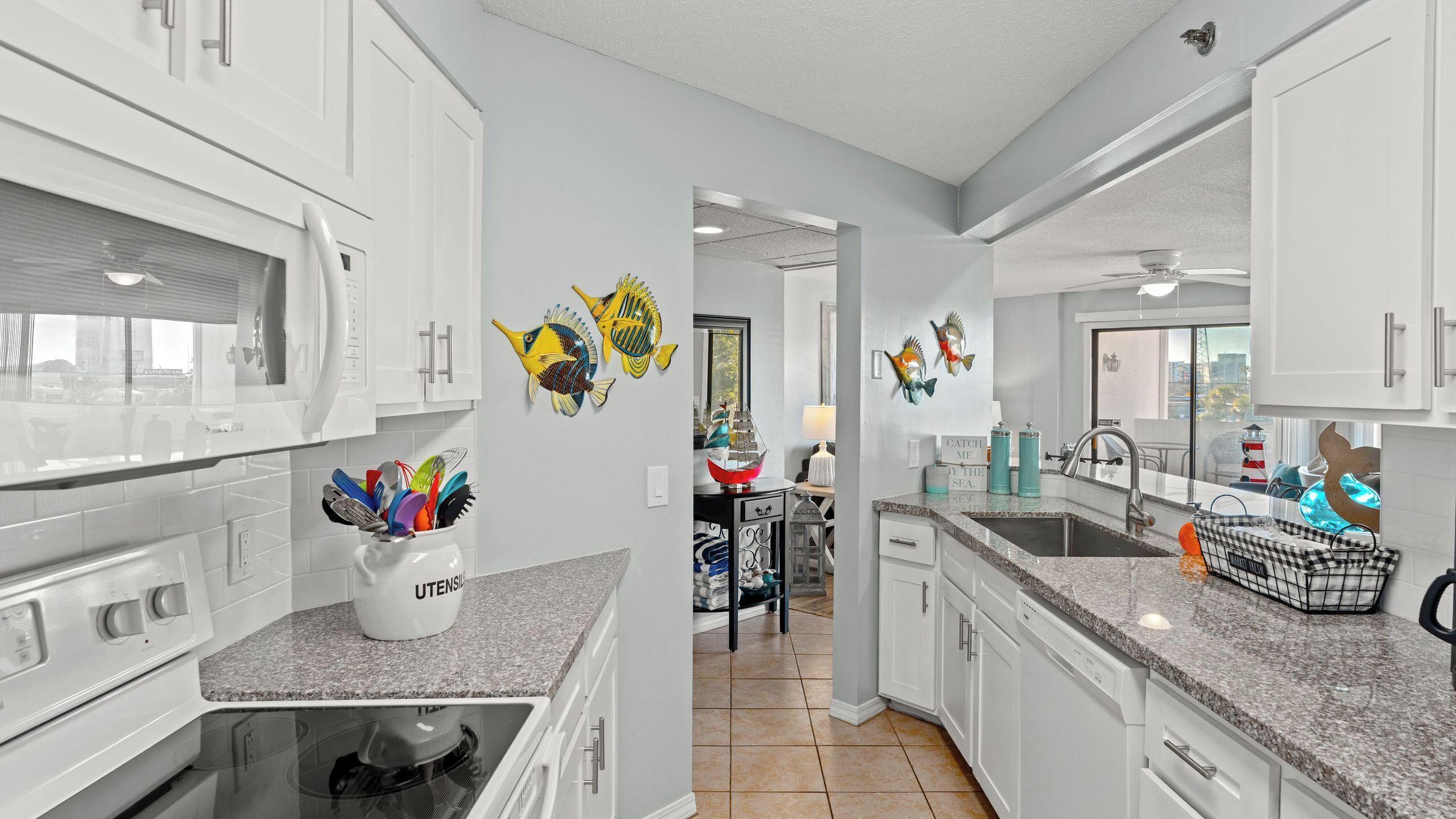 Apartment (1 Bedroom) | Private kitchen | Fridge, oven, stovetop, dishwasher