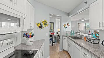 Apartment (1 Bedroom) | Private kitchen | Fridge, oven, stovetop, dishwasher