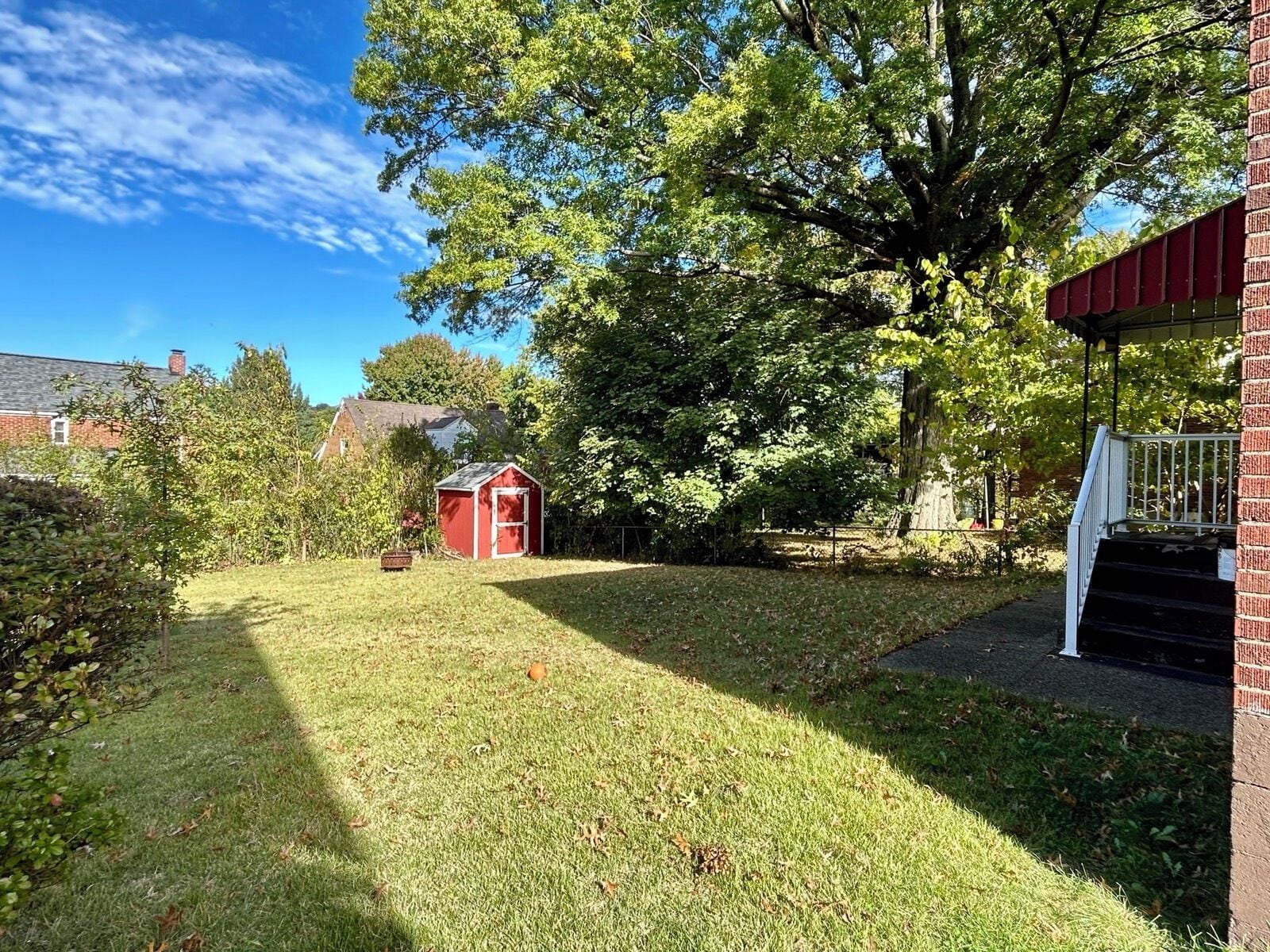 المنطقة المحيطة بالمنشأة