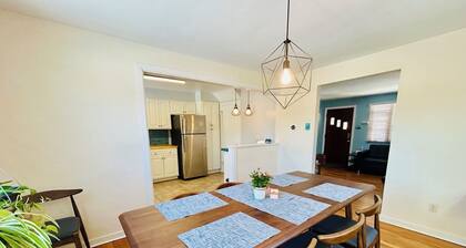 NFL DRAFT! Charming 2-bedroom house with parking. Minutes from Acrisure/Downtown