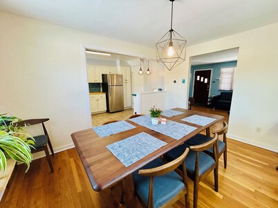 NFL DRAFT! Charming 2-bedroom house with parking. Minutes from Acrisure/Downtown