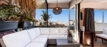 Romantic Zone by Monyxbnb