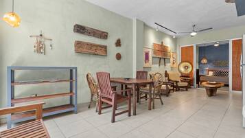 Deluxe Apartment, 1 Double Bed with Sofa bed, Non Smoking, City View | Dining