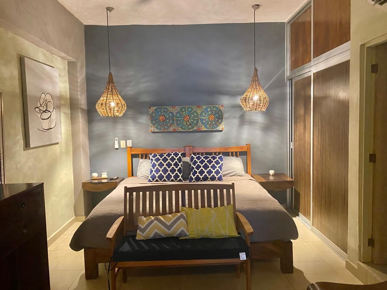 Rom – comfort, balkong, byutsikt | Wi-fi (inkludert)