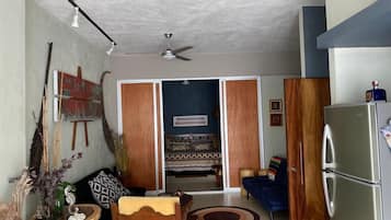 Leilighet | Oppholdsområde | En 50-tommers LED-TV med digitale kanaler