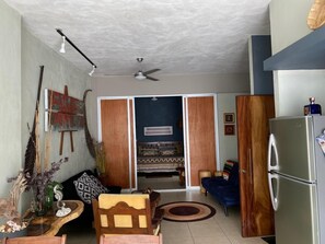 公寓 | 起居區 | 50-吋LED 液晶電視，提供數位頻道