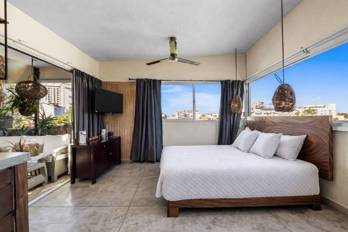 Studio | Peralatan tempat tidur premium, gebar bulu kapas, tilam berlapik 