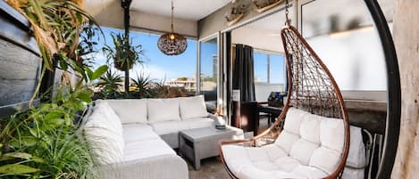 Studio | Terrain de lâhĂ©bergement