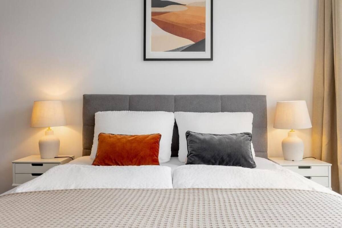 Apartment, 1 Queen-Bett und Schlafsofa, Küche | Laptopgeeigneter Arbeitsplatz, Bügeleisen/Bügelbrett, kostenloses WLAN