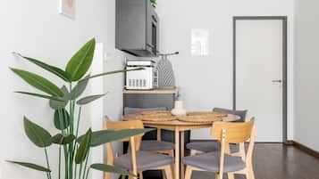 Apartment, 1 Queen-Bett und Schlafsofa, Küche | Speisen