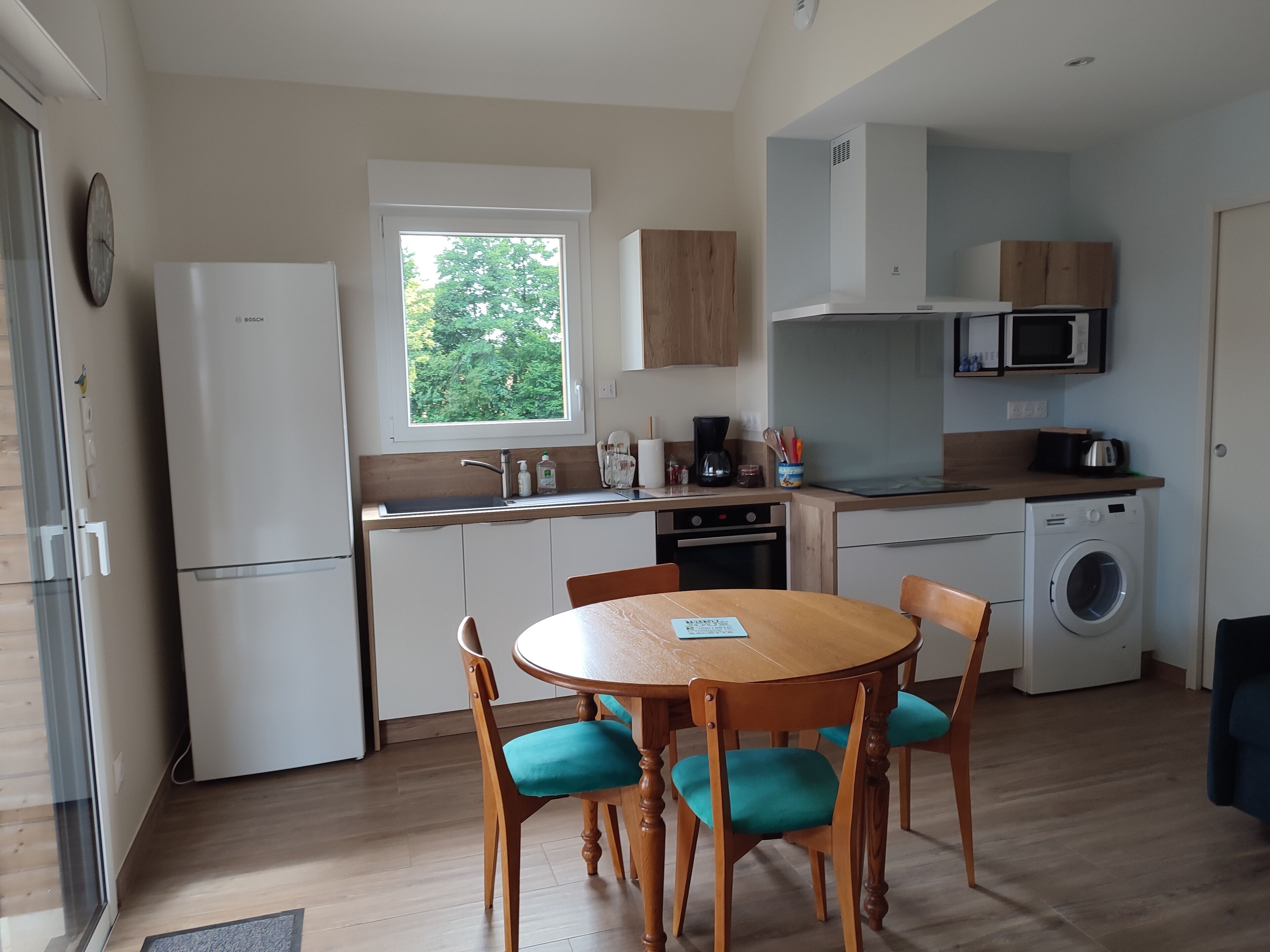 Micro-ondes, four, plaque de cuisson, lave-vaisselle