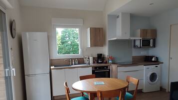 Micro-ondes, four, plaque de cuisson, lave-vaisselle