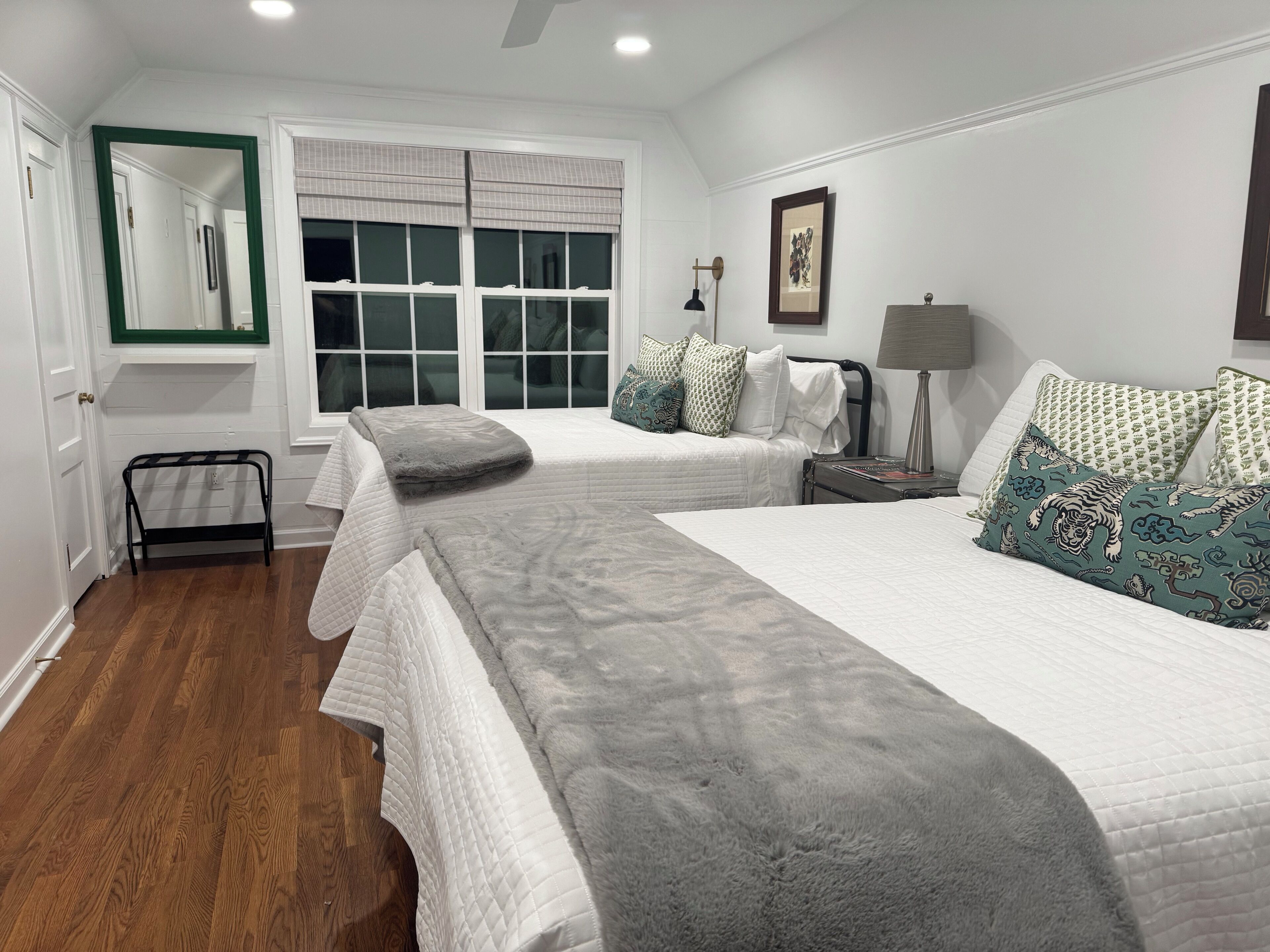 4 chambres, fer et planche à repasser, Wi-Fi, draps fournis