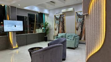 المنشأة من الداخل