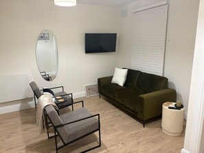 Smart TV - Edinburgh castle view apartment newly renovated (4 people) (Edinburgh)