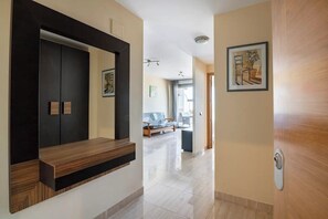 Interior - Stunning Modern Seafront Apartment in Benicarló (Benicarló)