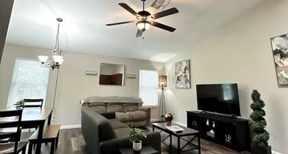 Lakefront Villa in Casselberry