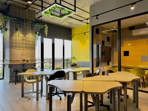 Dining - Loft Céntrico con Piscina, Gym y Vistas (Monterrey)